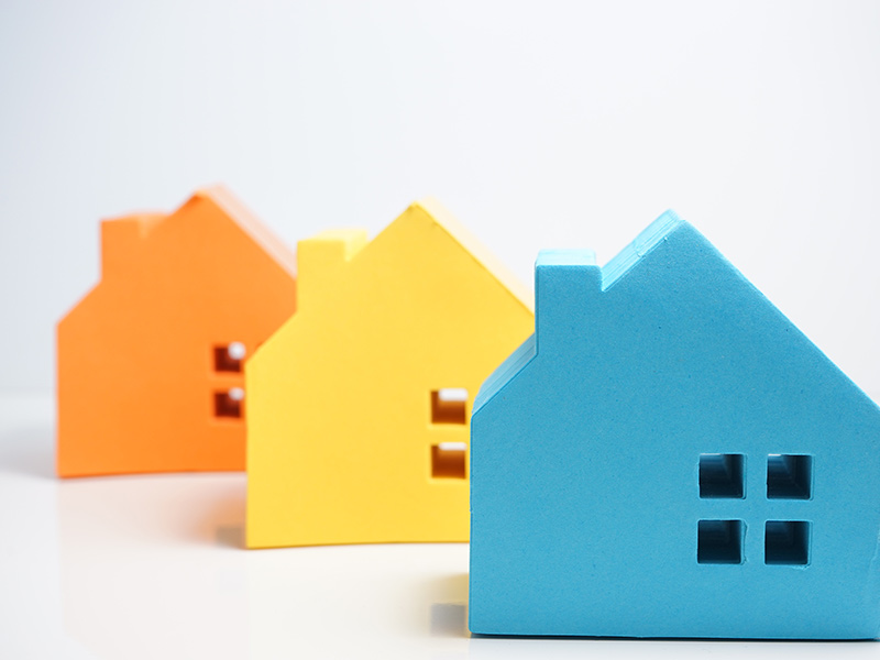 3 Plastic Houses
